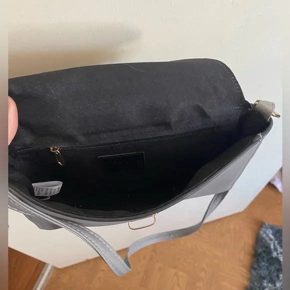 Purse - Picture 3 of 3